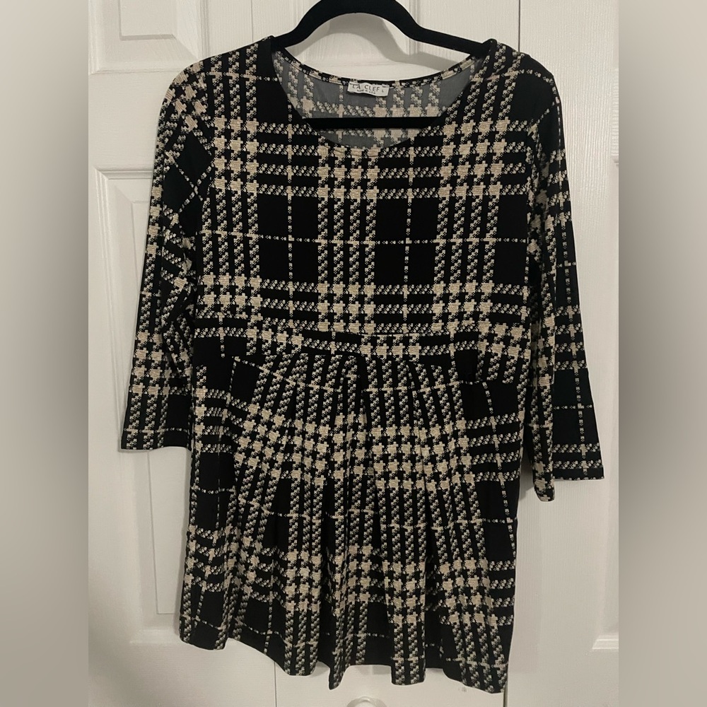 Long sleeve formal maternity blouse.